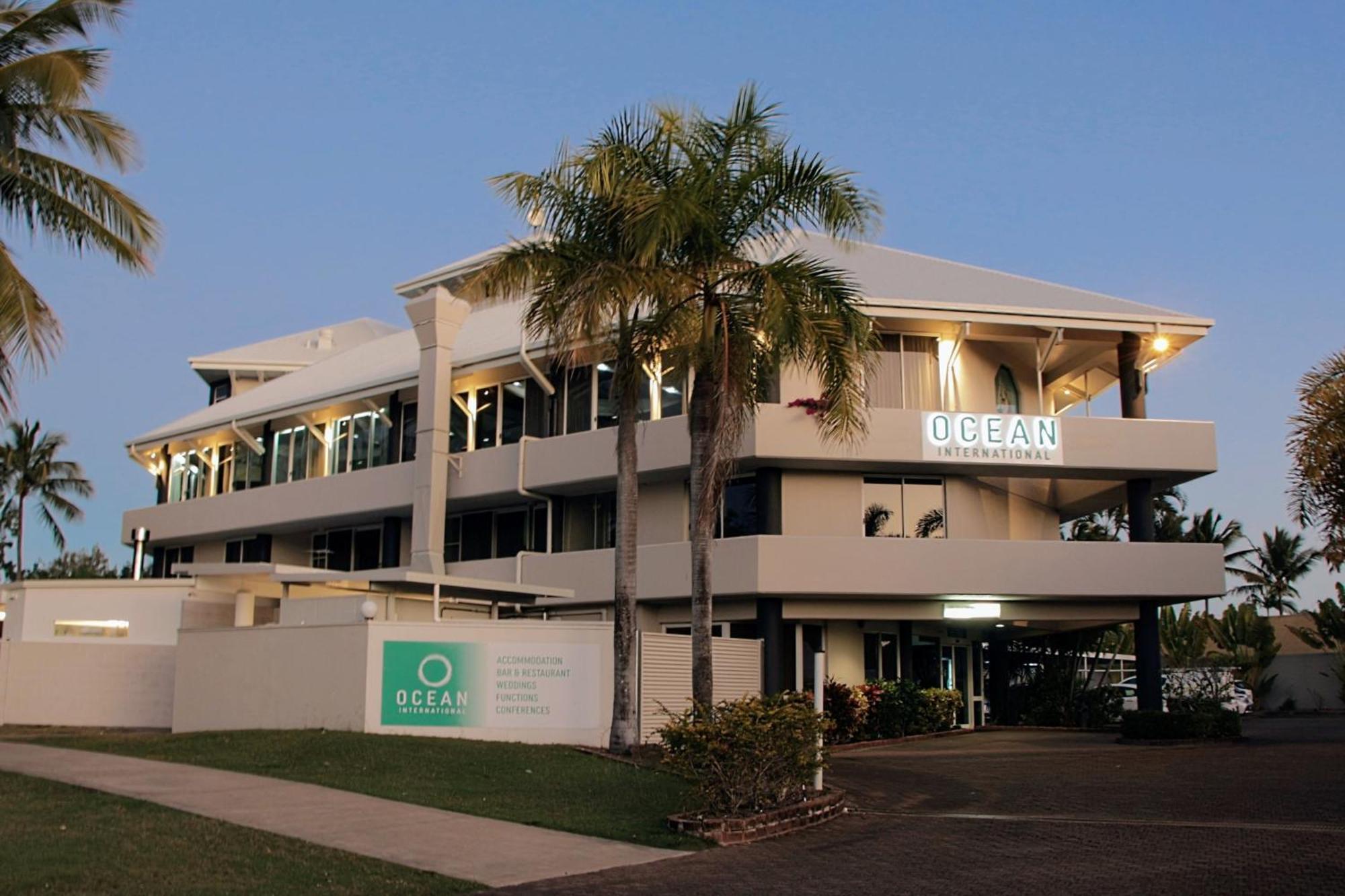 Ocean International Hotel Mackay Exterior photo